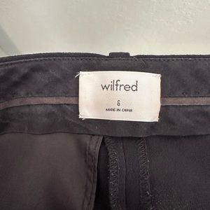 Wilfred Effortless Pant trousers, size 6. High waist, ankle length.